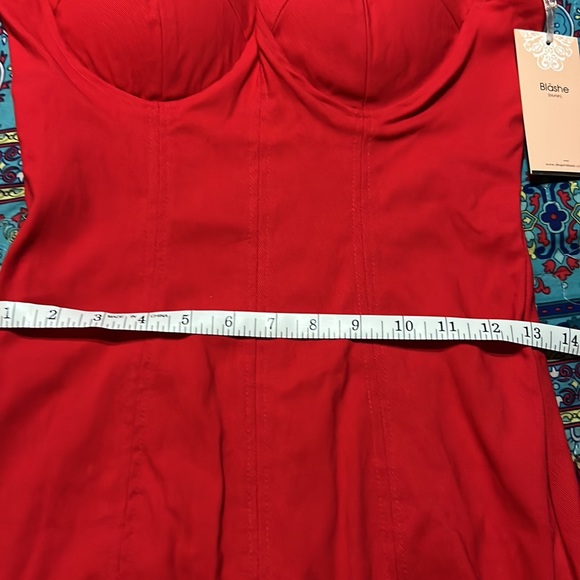 Cute red dress - Picture 4 of 8